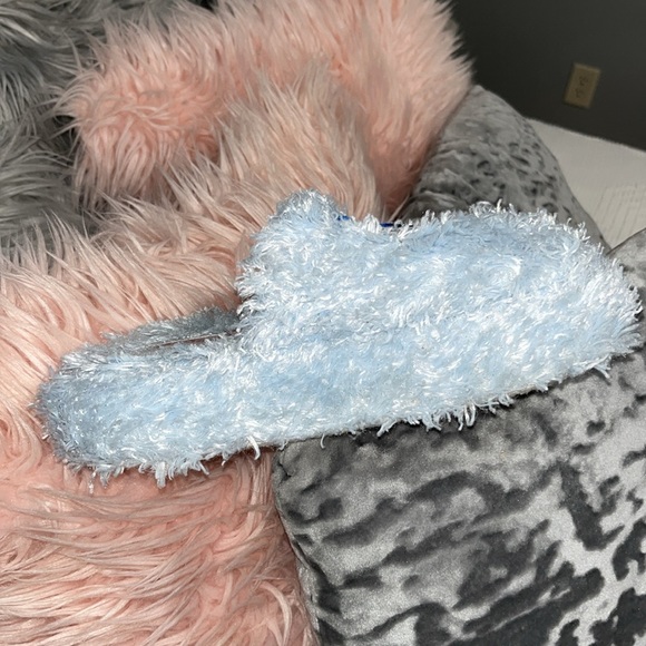Fuzzy Slippers Rachel Girls 2/3 Large House Shoes Baby Blue Slip On - Picture 4 of 12